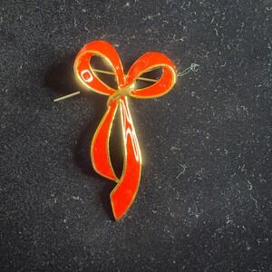Vintage 1989 Avon Graceful Bow Pin Red Enamel Gold Tone Brooch with Box